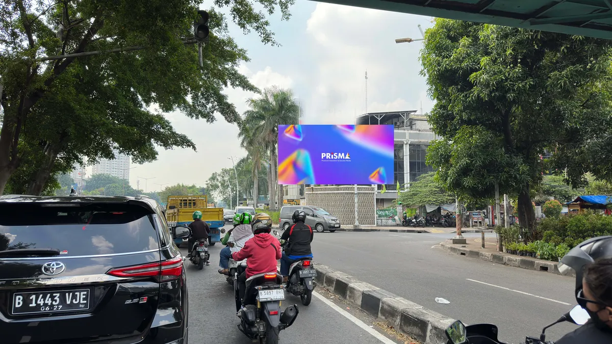 Jl. Perjuangan, West Jakarta (Siloam Kebun Jeruk Hospital)