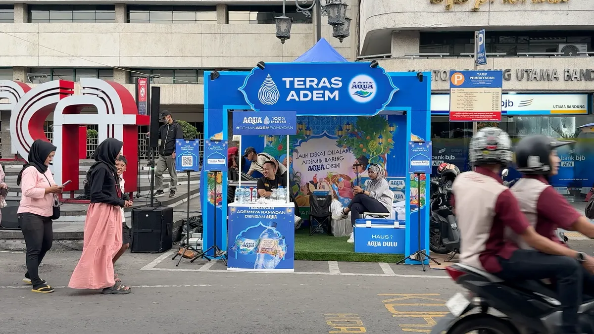 AQUA - "Teras Adem" OOH Campaign execution detail 2