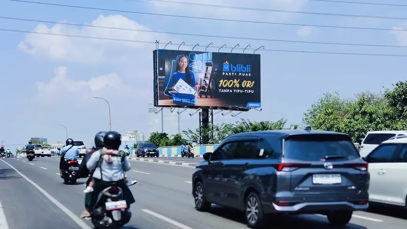 Perbedaan Iklan Komersial dan Non Komersial: Pengertian, Ciri, & Contohnya