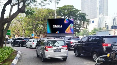 VerseLED PIK Avenue (from Exit Tol) 