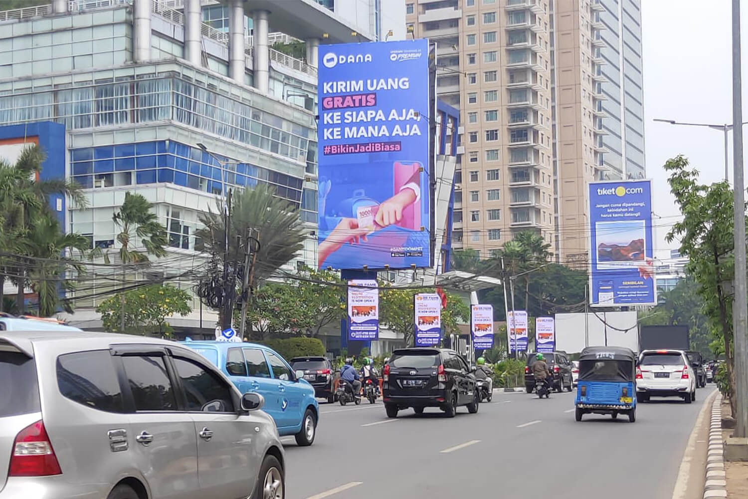 Prisma Advertising_Static Billboard_OOH_DANA_Kirim Uang Gratis_Jakarta_1